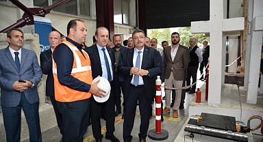 TÜRKİYE'DE BİR İLK... DEPREME DAYANIKLI AHŞAP KTÜ'DE TEST EDİLDİ...