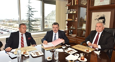 4 BİN KİŞİYE İSTİHDAM KAPISI