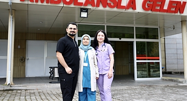 ANNE-OĞUL AYNI HASTANEDE GÖREV YAPIYOR... BİRİ HEMŞİRE BİRİ DOKTOR...