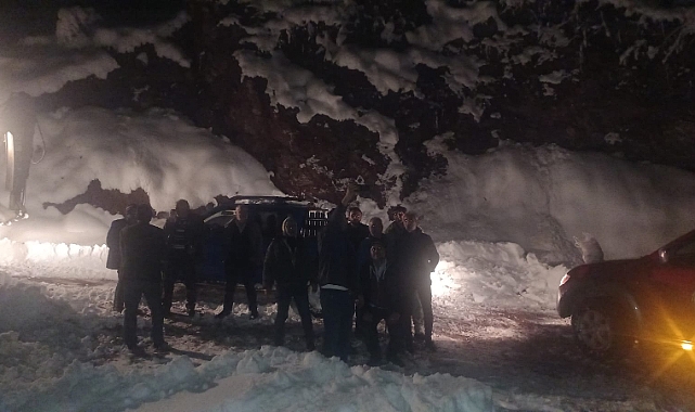 ARTVİN'DE BABA-OĞUL YAYLADA MAHSUR KALDI