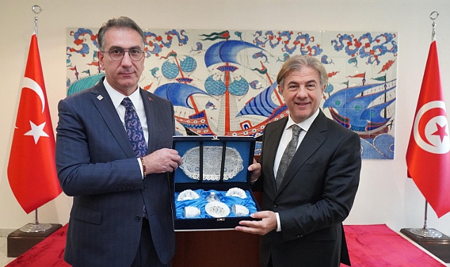 BAŞKAN AZİZOĞLU TUNUS'TA... HEDEF TİCARİ İLİŞKİLERİ GELİŞTİRMEK...