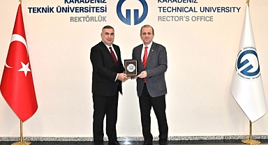 BATUM BAŞKONSOLUSUNDAN REKTÖR ÇUVALCI'YA ZİYARET