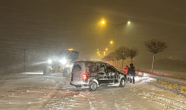 BAYBURT-GÜMÜŞHANE KARA YOLU KARA TESLİM!