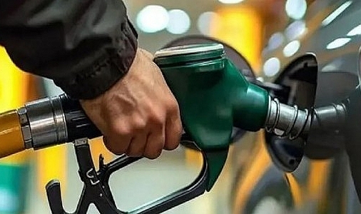 BENZİNE ZAM GELİYOR... DEPOLARI FULLEYİN...