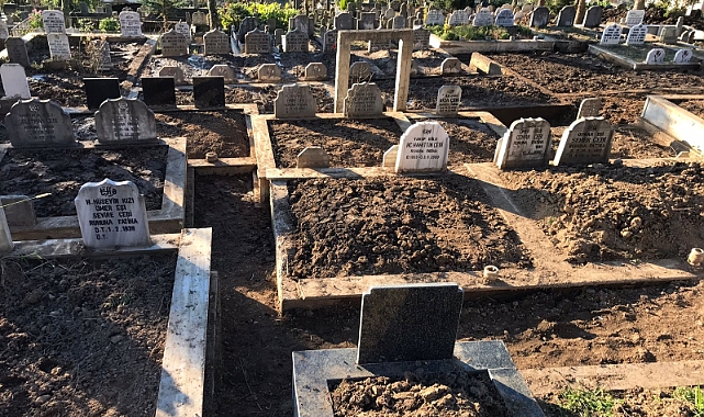 BÜYÜKŞEHİR MEZARLIKLARDA AFET HASARLARINI GİDERDİ