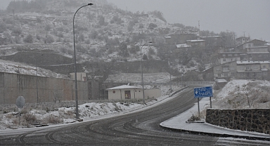 GÜMÜŞHANE VE GİRESUN BEYAZA BÜRÜNDÜ