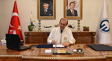 KTÜ REKTÖRÜ ÇUVALCI'DAN 24 KASIM ÖĞRETMENLER GÜNÜ MESAJI