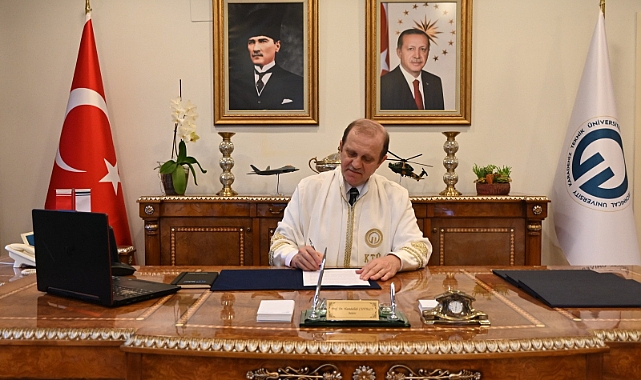 KTÜ REKTÖRÜ ÇUVALCI'DAN 24 KASIM ÖĞRETMENLER GÜNÜ MESAJI