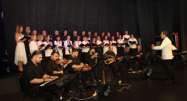 ÖĞRETMENLERDEN MUHTEŞEM KONSER