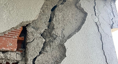 RİZE'DEKİ DEPREMDE 1 DEPO AĞIR HASARLI 