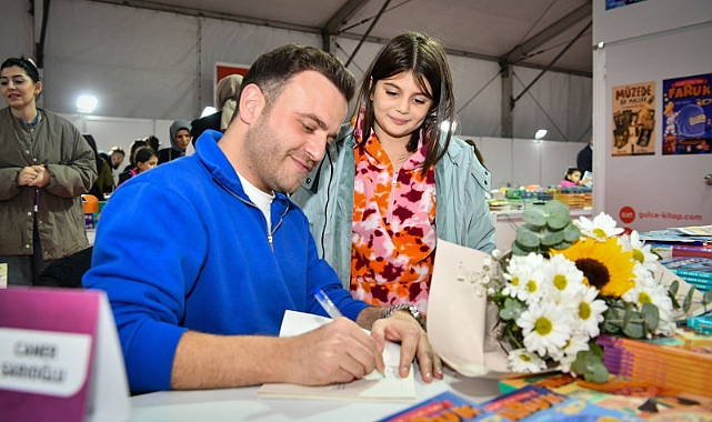 TRABZON'DA KİTAP ŞÖLENİ SÜRÜYOR