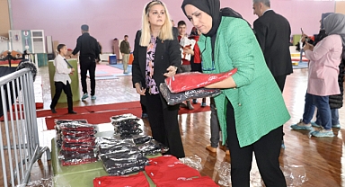 TRABZON'DA OTİZMLİ ÖĞRENCİLERE YARDIM ELİ 