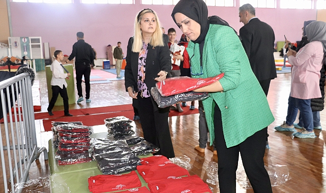 TRABZON'DA OTİZMLİ ÖĞRENCİLERE YARDIM ELİ