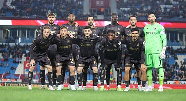 TRABZONSPOR İÇ SAHADA LİGE TUTUNUYOR