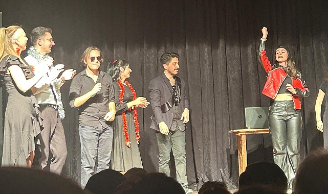 'YAŞASIN BOŞANIYORUZ'A İZLEYİCİLERDEN TAM NOT