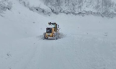 ARTVİN'DE ULAŞMA KAR ENGELİ: 266 KÖY YOLU KAPALI
