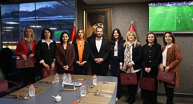 BAŞKAN DOĞAN'DAN GÖREVİ TAMAMLANAN KURUL VE KOMİSYON BAŞKANLARINA PLAKET