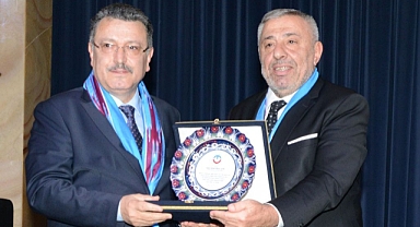 BAŞKAN GENÇ EFSANEYE VEFASINI GÖSTERDİ