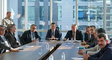 BAŞKAN KAYA SENDİKA TEMSİLCİLERİ VE İŞÇİLERLE BİR ARAYA GELDİ