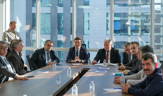 BAŞKAN KAYA SENDİKA TEMSİLCİLERİ VE İŞÇİLERLE BİR ARAYA GELDİ