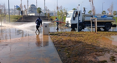 BÜYÜKŞEHİR FIRTINANIN VERDİĞİ HASARIN İZLERİNİ SİLİYOR