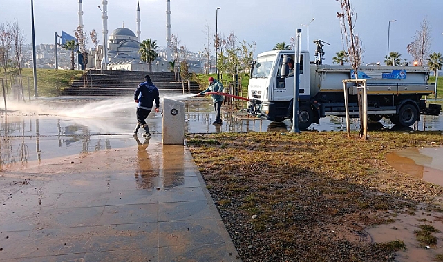 BÜYÜKŞEHİR FIRTINANIN VERDİĞİ HASARIN İZLERİNİ SİLİYOR