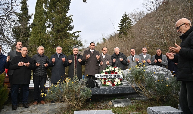 EFSANE KABRİ BAŞINDA DUALARLA ANILDI