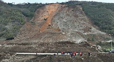 GİRESUNLU 4 GENÇTEN HABER ALINAMIYOR... TOPRAK ALTINDA KALMA İHTİMALİ VAR!