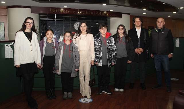 GİRİŞİMCİLİK KULÜBÜ ÖĞRENCİLERİNDEN BORSA'YA ZİYARET