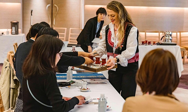 JAPONLARA TÜRK ÇAYININ PÜF NOKTALARI ÖĞRETİLDİ