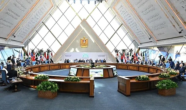 KRİTİK D-8 ZİRVESİ