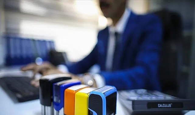 MEMURA MESAİ SAATLERİ DIŞINDA ÇALIŞMANIN YOLU AÇILIYOR
