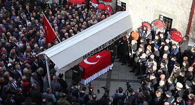 RİZE ŞEHİDİNE AĞLADI