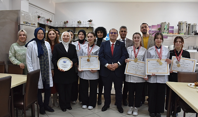 TRABZONLU ÖĞRENCİLER YEMEK YARIŞMASINDA ZİRVEYE ÇIKTI