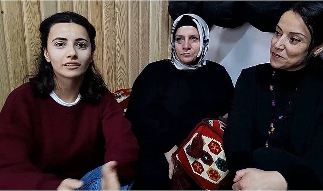 YAŞADIĞI 2 ŞEHRİN PLAKASI DA 61