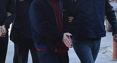 YAŞLI KADINI ÖNCE BAĞLADILAR SONRA ALTINLARINI ÇALDILAR!