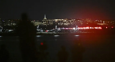 ABD'DE UÇAK İLE ASKERİ HELİKOPTER ÇARPIŞTI