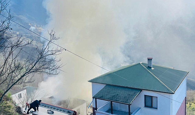 AKÇAABAT'TA KORKUTAN YANGIN