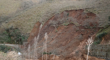 ARSİN'DE KORKUTAN HEYELAN