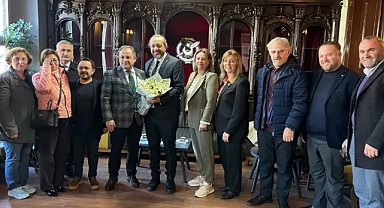 BAK: DEMOKRASİYE KATKI VERİYORSUNUZ