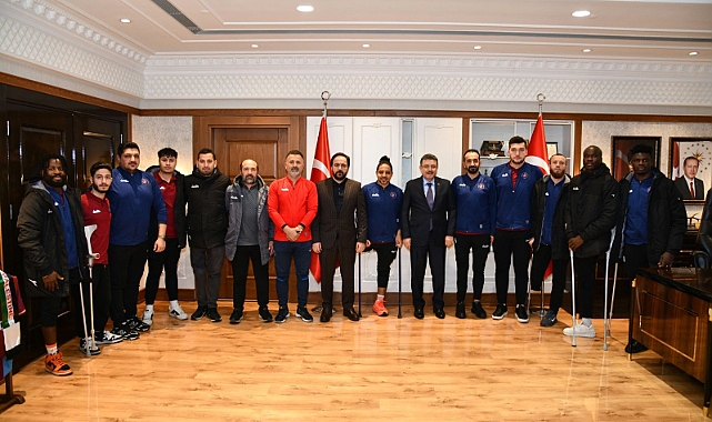 BAŞKAN GENÇ'E ŞAMPİYONLUK SÖZÜ VERDİLER