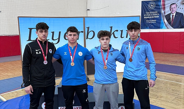 BÜYÜKŞEHİR'İN SPORCULARI GURURLANDIRDI