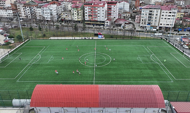 EFSANELERİN YETİŞTİĞİ MAHALLEDE GENÇLER MEŞİN YUVARLAĞIN PEŞİNDE