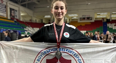 ELİF RANA TRABZON'UN GURURU OLDU