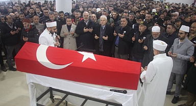 GİRESUNLU POLİSE SON GÖREV... GÖZYAŞLARI SEL OLUP AKTI...