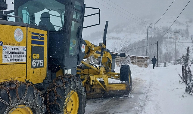 KAR YOLLARI TIKADI... BÜYÜKŞEHİR'DEN KAR MESAİSİ...
