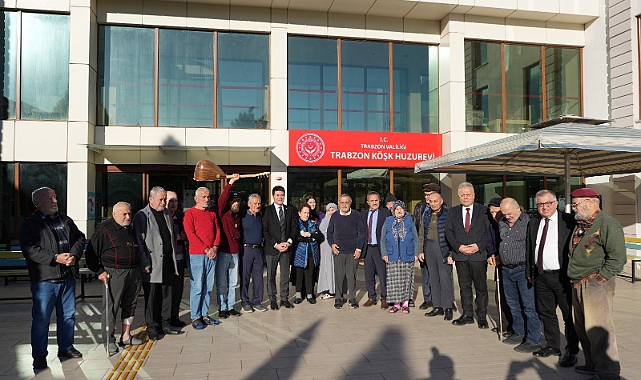 KAYA, HUZUREVİ SAKİNLERİNİ UNUTMADI