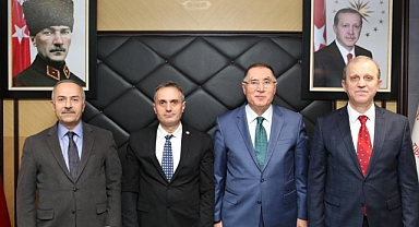 REKTÖR ÇUVALCI'DAN AYAR'A 'HAYIRLI OLSUN' ZİYARETİ