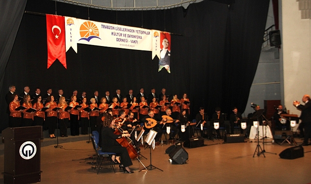 TLYD, SOĞUK AKŞAMI ŞARKILARLA ISITTI
