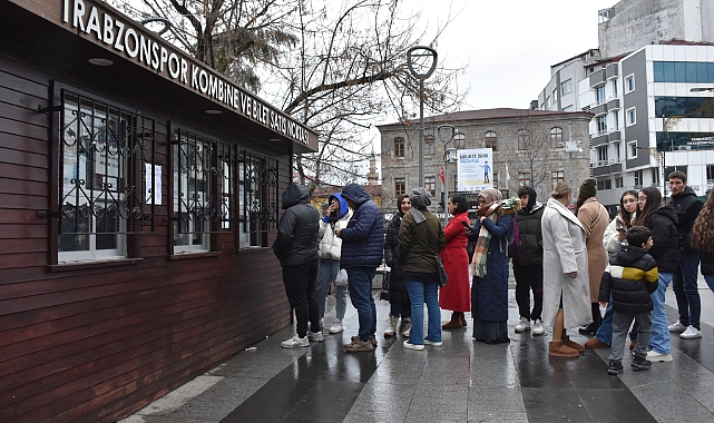 TRABZONSPORLU KADIN TARAFTARLAR MEMNUN